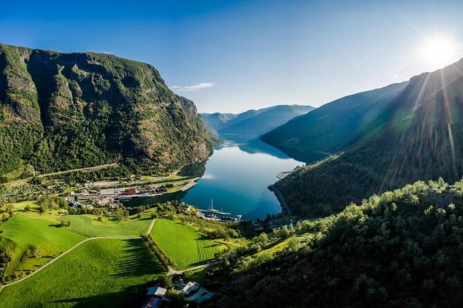 Bergen: UNESCO Fjord Cruise, Flåm & Stegastein - Incl. Lunch - The return stops: Stalheim Hotel waffles or Gudvangen Fjordtell coffee