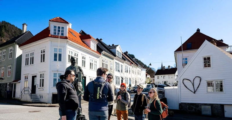 Bergen: Urban Mountain Hiking and History Tour - Skuteviken views and a quiet shift from pier life