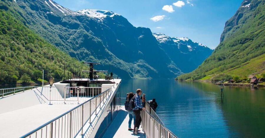 Bergen: Viking Village, Nærøyfjord Cruise & Flåm Railway - A full-day route that feels busy, not rushed