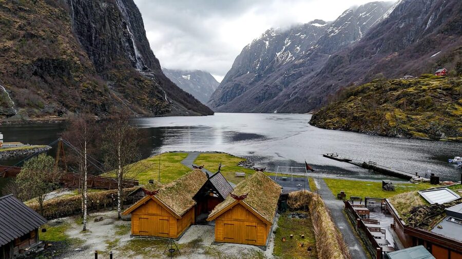 Bergen: Viking Village, Nærøyfjorden Cruise and Flåm Railway - Who This Works Best For, and Who Might Feel Rushed