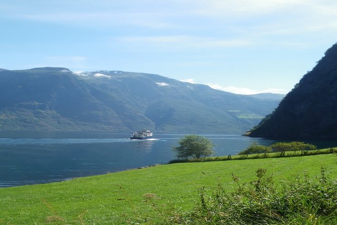 Bride's Veil and Steinsdalsfossen waterfalls with sceneries of Hardanger Fjord - Bergenhus Fortress: Haakon Hall, Rosenkrantz Tower, and fjord views
