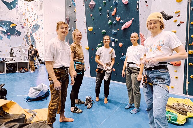 Climbing in Mørkvedhallen Klatresenter - Gear, Gear Fits, and What’s Actually Included