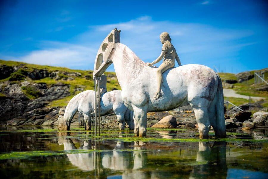 Discover Haugesund and visit a local mountain farmer - Apple cake, coffee or tea, and the pause that makes it worth it