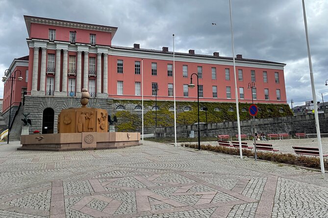 Discover Haugesund with the locals, visit the rising tides - Stop 3, Kvalsvik sculpture park and the Rising Tide effect