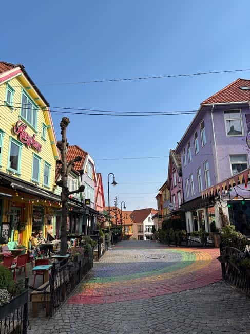 Discover Private+ Stavanger Guided City Tour - Gamle Stavanger: your 30-minute window into the old-town vibe