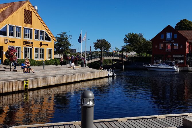 e-Scavenger hunt Kristiansand: Explore the city at your own pace - Kristiansand Cathedral Church and the Town Square Setup