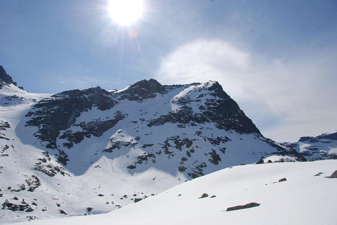Eco friendly snowshoeing in Scenic Landscape - Telegraf Bukta and the Quick Walk With Mountain Views