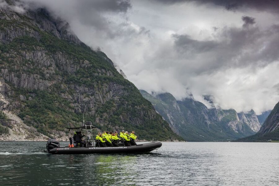 Eidfjord: 1-Hour Fjord RIB Tour - The 1-hour route: Simadal Fjord versus Hardangerbrua