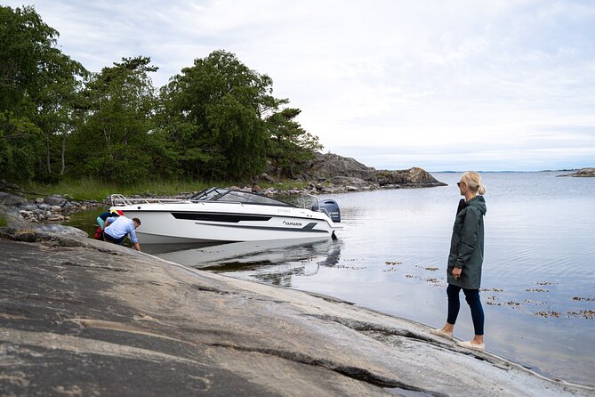 Exclusive Private Cruises on the Oslo Fjord - Hovedøya and the Dyna Lighthouse, small islands with big mood