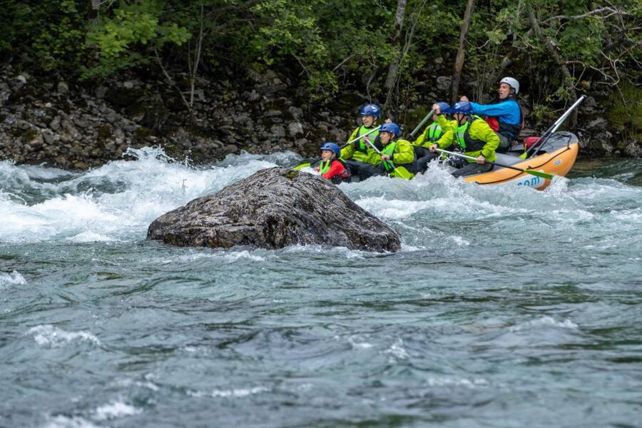 Family Rafting - Voss - Safety briefing that feels real, not robotic