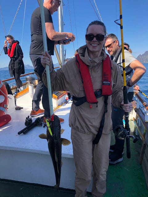 Fishing trip from Henningsvær + free (self caught) fish soup - The drive and the first fishing spot: mountains on one side, ocean on the other