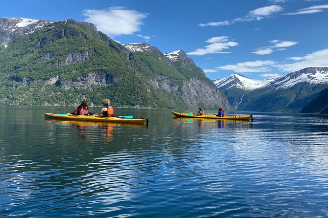 Fjord paddle in Hellesylt - Half Day Kayaking Tour - Paddling the fjord: what you notice from your kayak