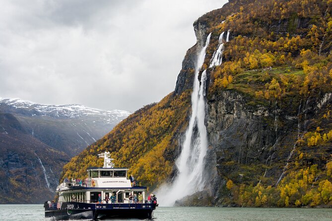 Fjordcruise Ålesund Geirangerfjord T/R - Price and value for about $266: what you are paying for