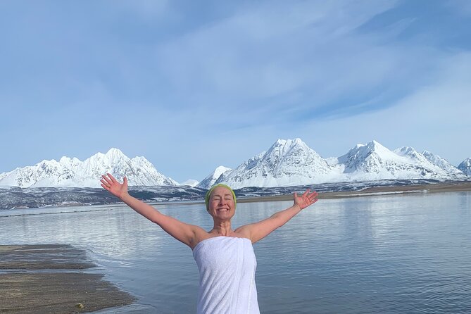 Fjords and Alps Snowshoe Tour in Lyngen Alps - Lyngen Alps hiking stop: what you’re really there for