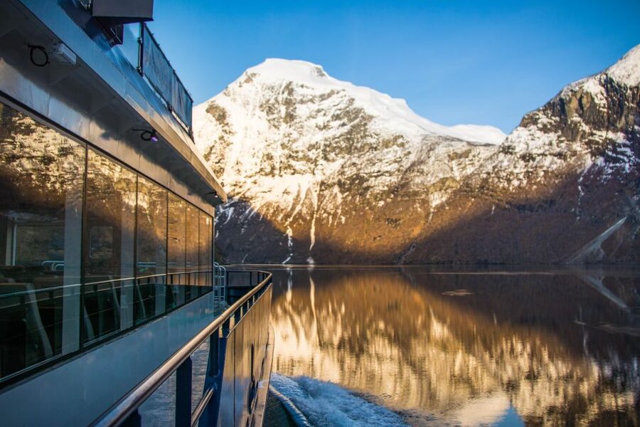 From Ålesund: Winter Fjord Cruise to Geirangerfjord - The two 3-hour boat rides that make the day worth it