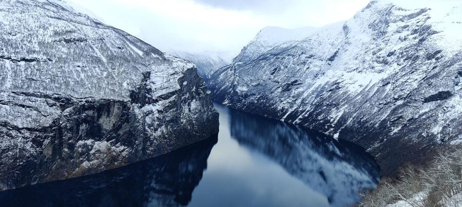 From Ålesund: Winter Fjord Cruise to Geirangerfjord - The Waterfall Walk (327 steps): optional, but plan for real stairs
