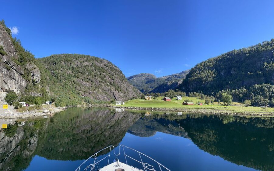 From Bergen: Modalen Private Fjord Cruise with Waterfalls - Cruising Past Sandviken and Eidsvåg at Slow Speed