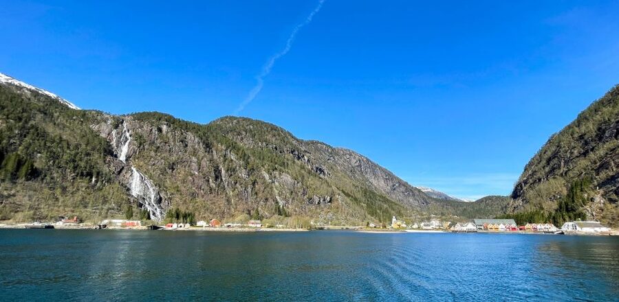 From Bergen: Modalen Private Fjord Cruise with Waterfalls - Getting Started: Strandkaien 3, Tourist Info, and Bryggen Harbor Views