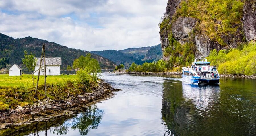 From Bergen: The Original Fjord Cruise to Mostraumen - Bryggen Views: The UNESCO Wharves You See Best From the Boat