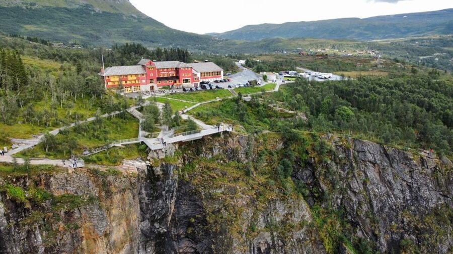 From Eidfjord: Vøringfossen Waterfall Nature Tour with Guide - The Vøringfossen Stop: Photo Time, View Options, and the Gorge Bridge Walk