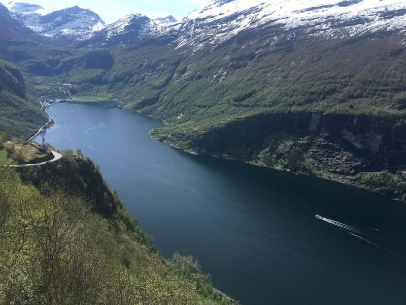 From Hellesylt: Geiranger Highlights Tour with Photo Stops - Stop 2, Flydalsjuvet Viewpoint for Norway’s Wild Beauty (15 Minutes)