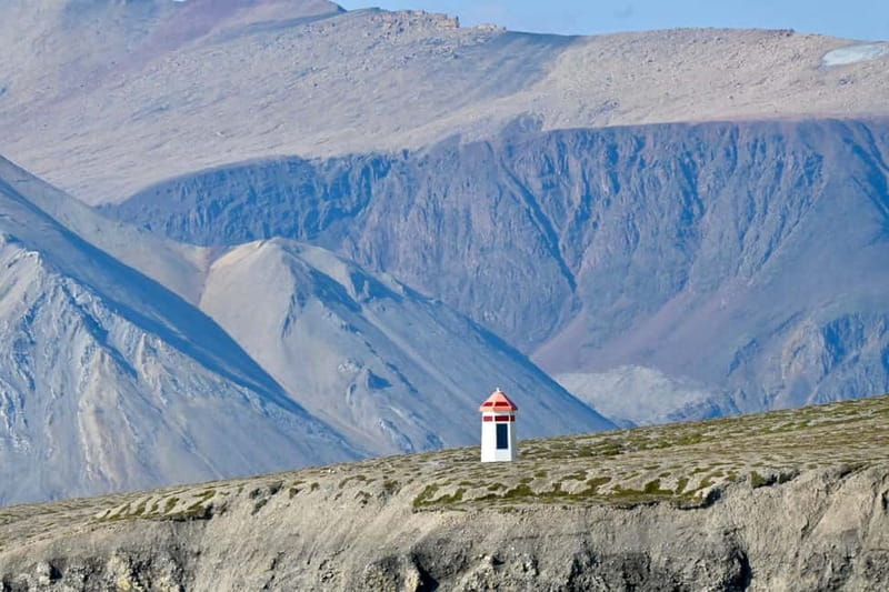 From Longyearbyen: Pyramiden Private Photo Tour w/ Transfer - Wildlife rules and what private really means in practice