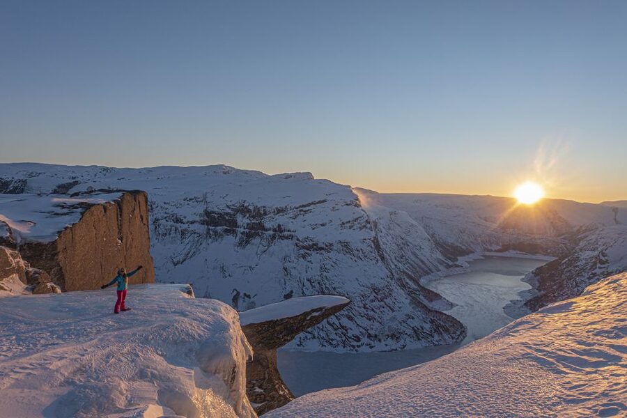 From Skjeggedal: Trolltunga Sunset Winter Overnight tour - Who This Tour Is Best For (and Who Should Skip It)