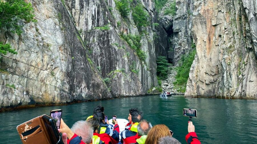 From Stavanger: Lysefjorden & Pulpit Rock RIB Boat Tour - Fantahala stop: a short pause that’s really about timing