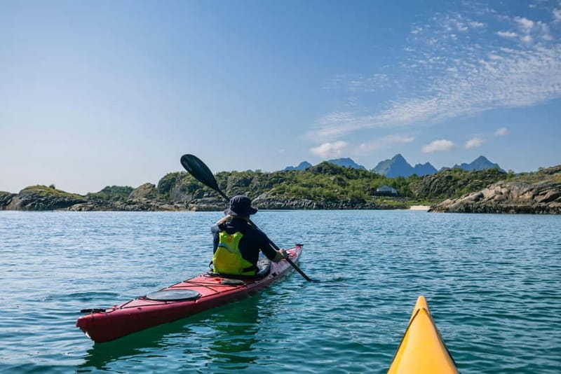 From Svolvær: Lofoten Guided Kayak Experience - Language options: Norwegian and English on the same boat