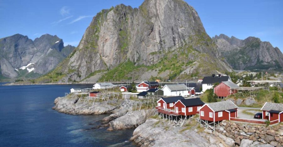 From Svolvaer: Private Lofoten Islands Tour with Transfer - Hamnøy and Reine: red rorbuer, fishermen life, and photo stops that actually pay off
