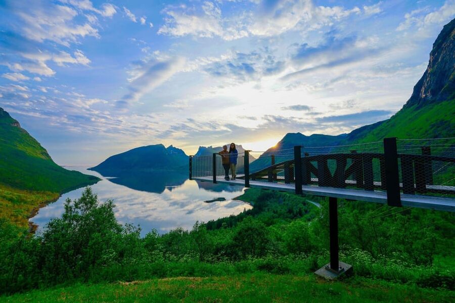 From Tromsø:（Chinese）Senja Day Trip - Husøy, Mefjordvær, and Ersfjord, three coastal stops that change your photos fast