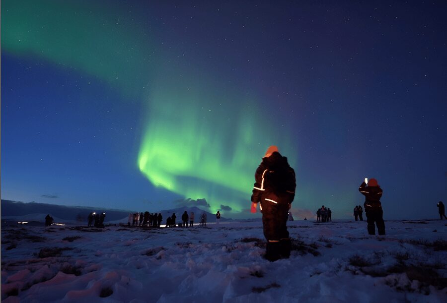 From Tromsø: Northern Lights Tour in Minibus with Photos - Inside the 15-seater minibus, why size matters at night