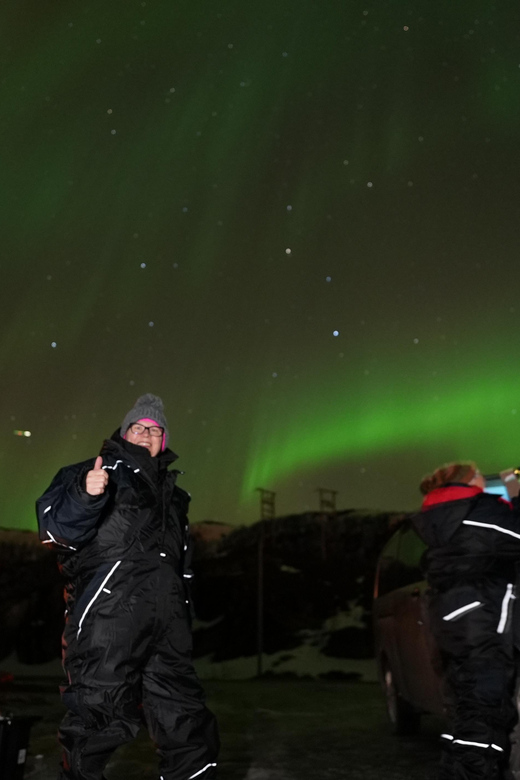 From Tromsø: Northern Lights Tour with Hot Drinks and Photos - How the Guide Chases the Aurora