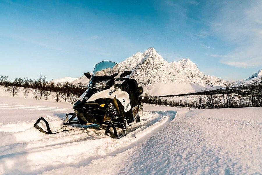 From Tromsø: Snowmobile Safari in the Lyngen Alps - Snowmobile Safari in the Lyngen Alps: 2.5 Hours of Real Time