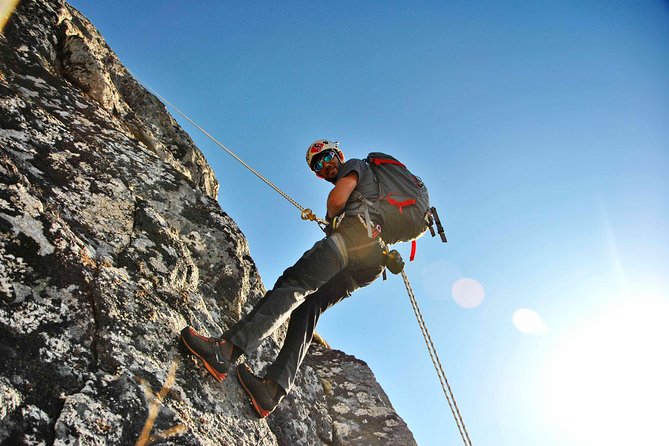 Full Day Combo Kayak and Rappel - Northern Explorer - A Six-Hour Sea-to-Cliff Combo in Lofoten