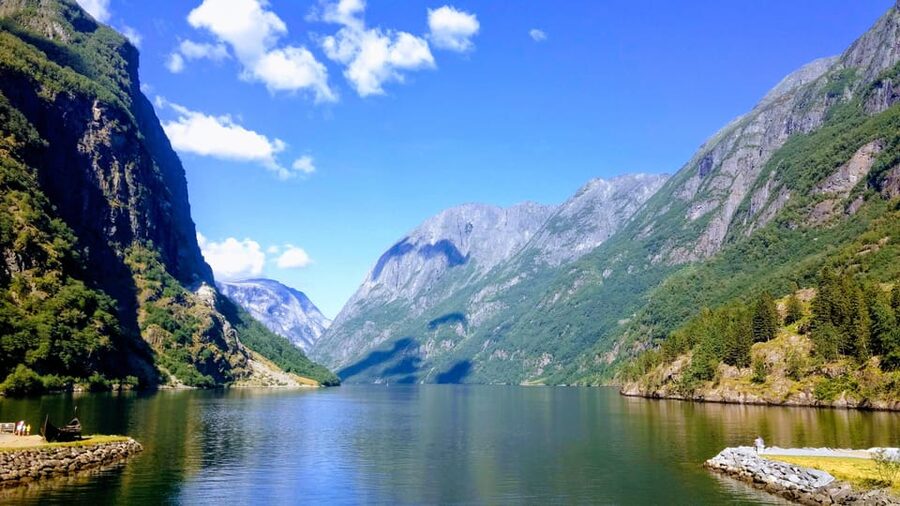 Full day private tour to Flåm - Bergen Pickup, Then a Long Transfer That Sets the Mood