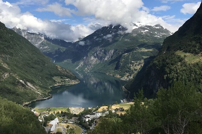 Geiranger: Excursions.no Mount Dalsnibba & Eagle's Bend - Ornevegen to Ornesvingen: Eagle Bend and the Seven Sisters