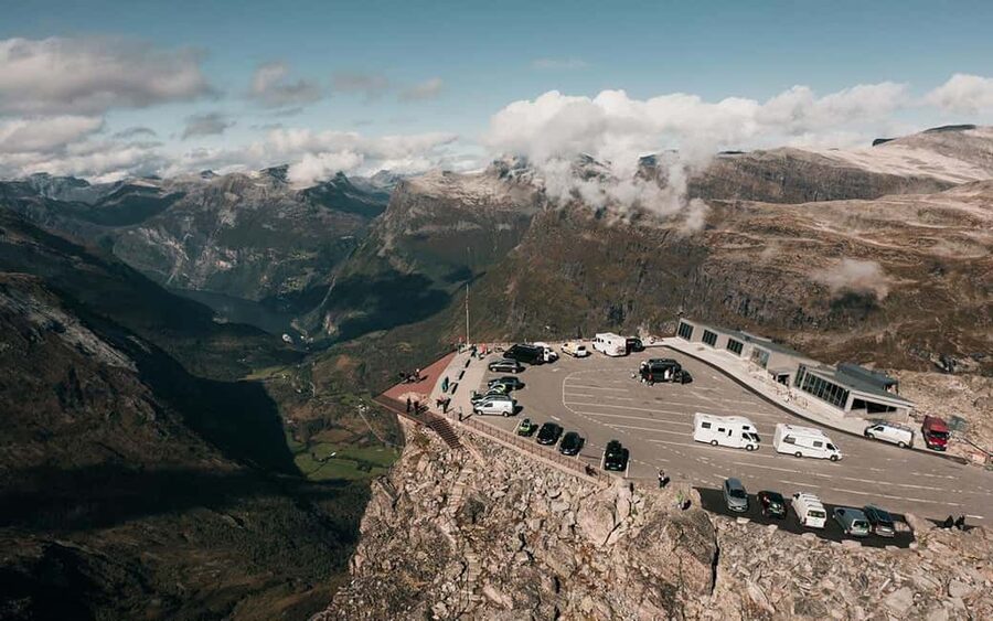 Geiranger: Panorama Bus Tours 1,5/2hr (Highlights viewpoint) - 2 Hour Option: Flydalsjuvet and the Mt Dalsnibba Skywalk