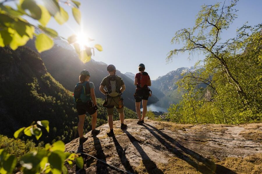 Geiranger: Rappelling tour with epic view - Key highlights you will actually notice