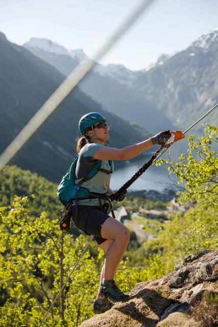Geiranger: Rappelling tour with epic view - What you need to bring, and what your body should be ready for