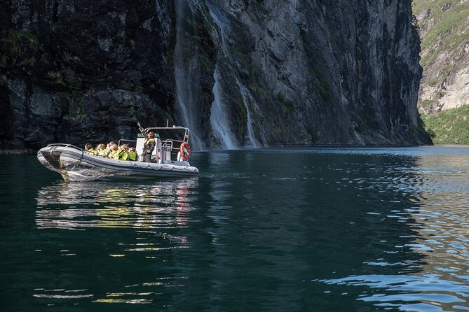 Geiranger: RIB Fjordsafari Geirangefjord - Gear and weather: what’s provided, what you should still bring
