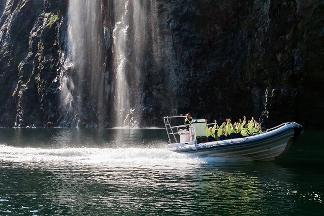 Geiranger: RIB Fjordsafari Geirangefjord - The 1 hour structure: what your time actually goes to
