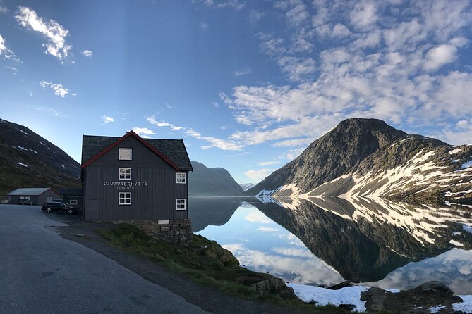 Geiranger: Sky to Fjord Downhill Biking Adventure - Going Unguided: Freedom With a Safety Net