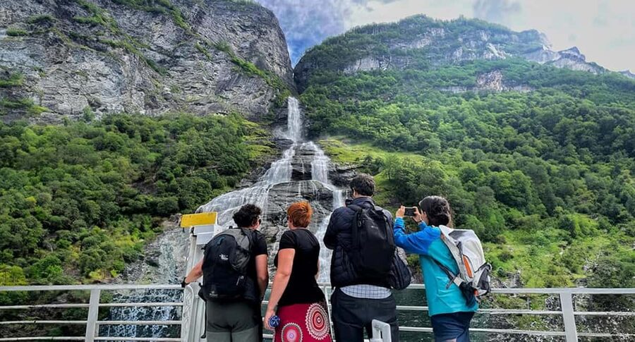Geiranger to Ålesund Bus Tour (one way) - Why this one-way Geiranger to Ålesund route feels like a full experience