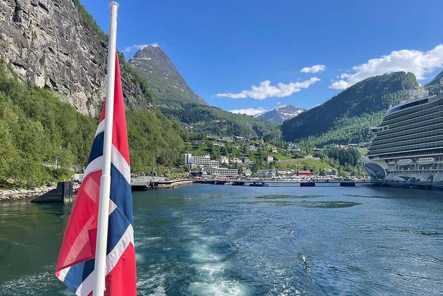Geiranger to Ålesund Bus Tour (one way) - Nordangsdal valley drive, the scenery you do not have to work for