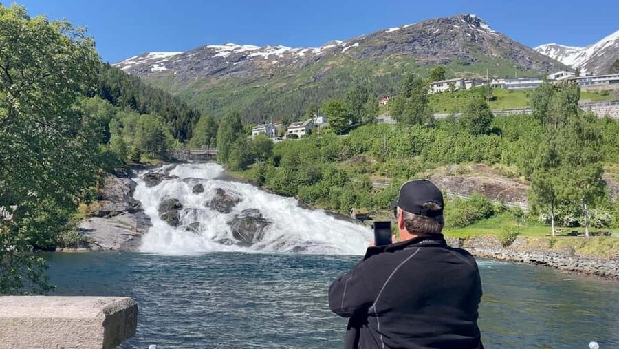 Geiranger to Ålesund Bus Tour (one way) - Hjørundfjord cruise and the move from big views to long views