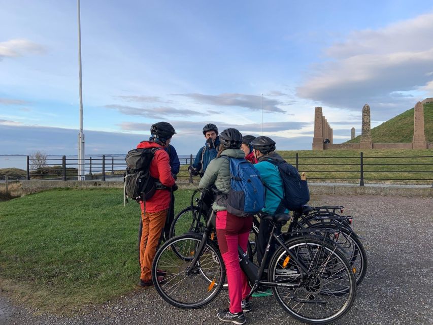 Guided E-Bike Tour in Haugesund: city, vikings, Rising Tides - Break time at Rådhusplassen and the Haraldshaugen viewpoint