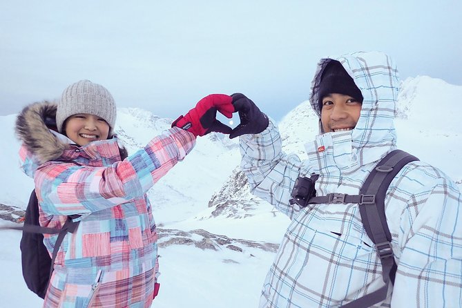 Guided easy snowshoeing with a visit to local café - Should you book it?