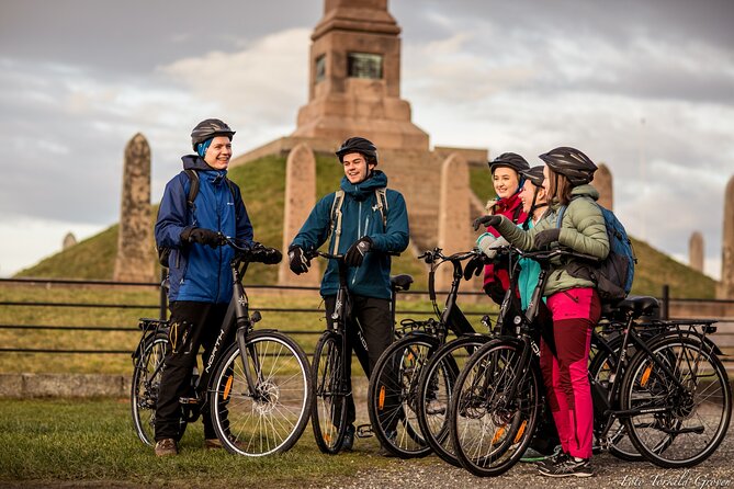 Guided EL-Bike tour in the city of Haugesund and Coastal path - Quick hits before you go
