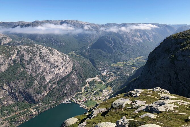 Guided hike to Kjerag and Kjeragbolten - Guides and Small Group Size: Why People Rate This So High